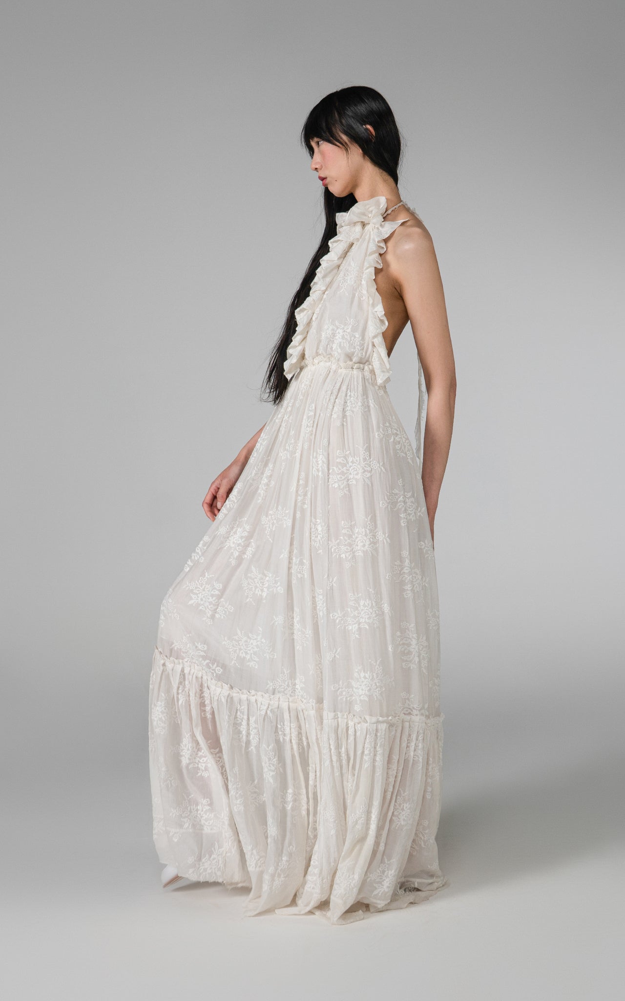 divna gown